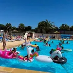 Mobil De Prestige Avec Jacuzzi A - Api-1-52-1439 Kamp alanı