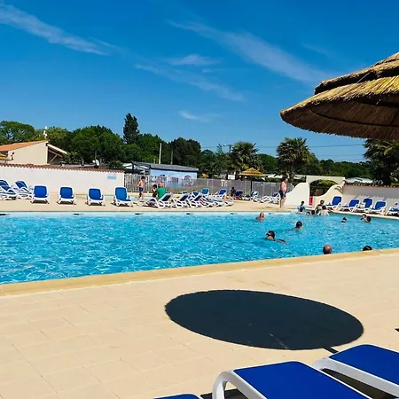 Mobil De Prestige Avec Jacuzzi A - Api-1-52-1439 *